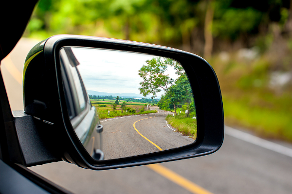 Gương chiếu hậu ô tô - Bộ phận giúp xe di chuyển an toàn hơn